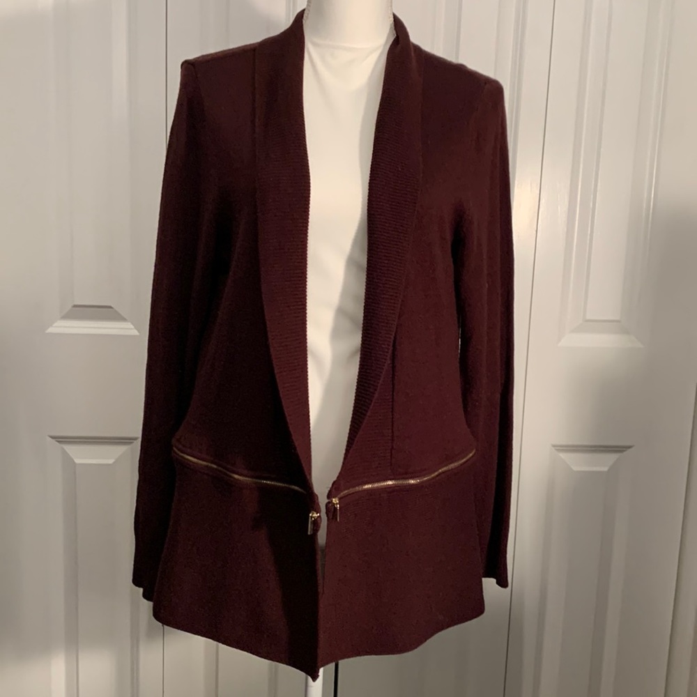 Beautiful lightweight cardigan by NY&Co. 7th Ave collection